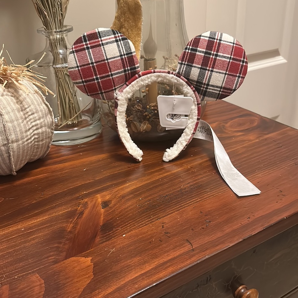Disney Parks 2022 women’s Minnie Mouse Joy Holiday Plaid Sherpa Ears Headband